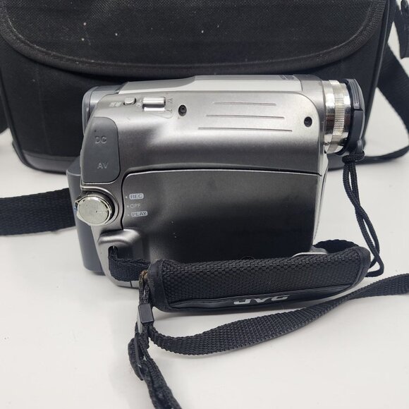 JVC GR-D770U Digital Video Camera With 34x Optical Zoom Accessories & Case - Picture 10 of 16